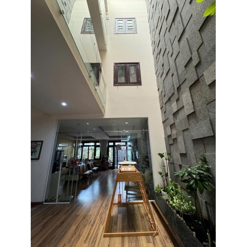 Chính Chủ Cho Thuê Nhà Nguyên Căn Ngay Mặt Tiền Quận 11